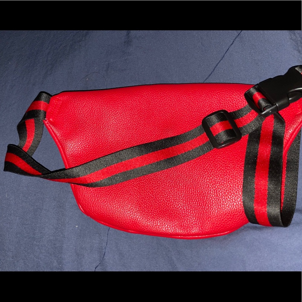 Red Fanny pack - Picture 3 of 5